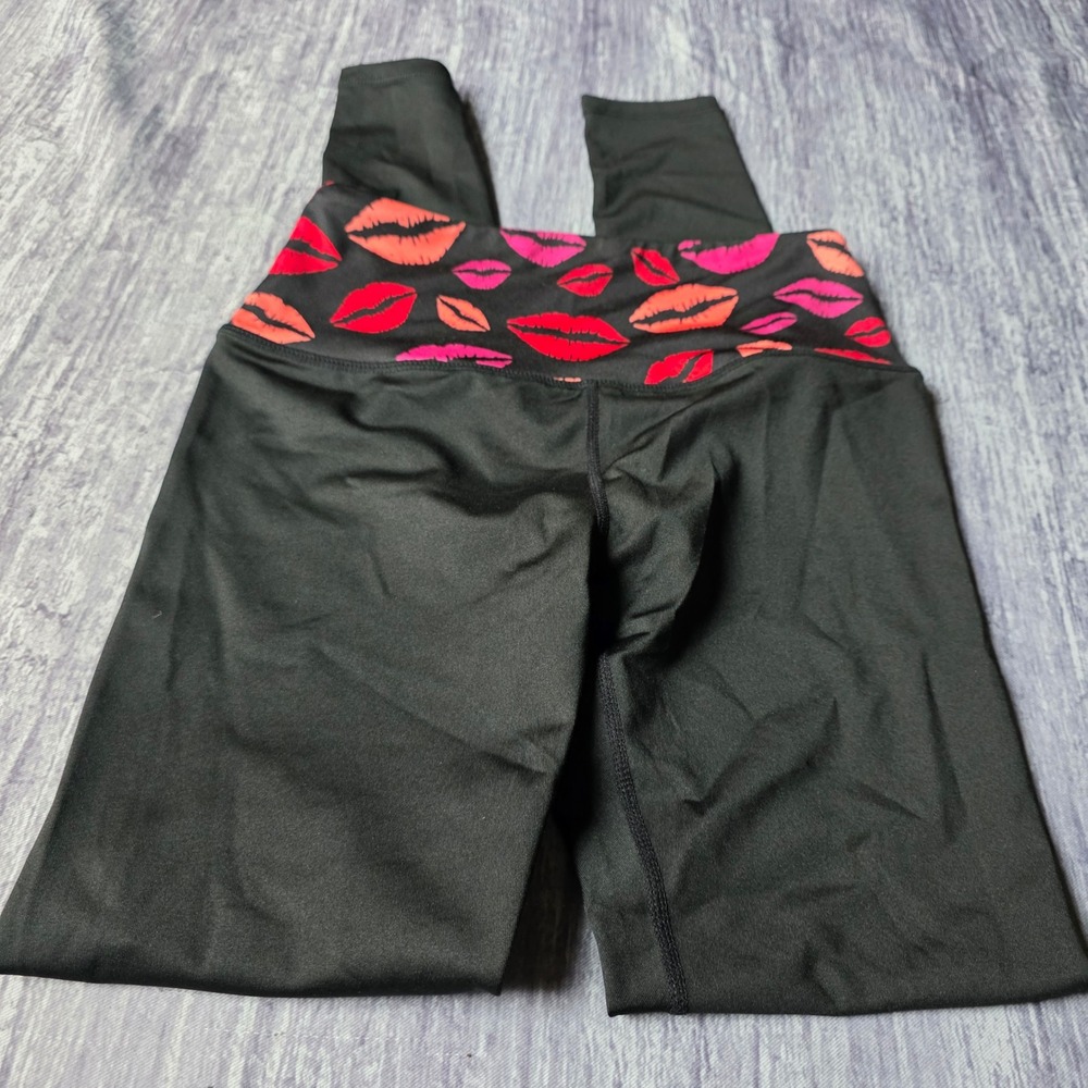 Venus Black Leggings XS Lips Print High Waist Athleisure Activewear